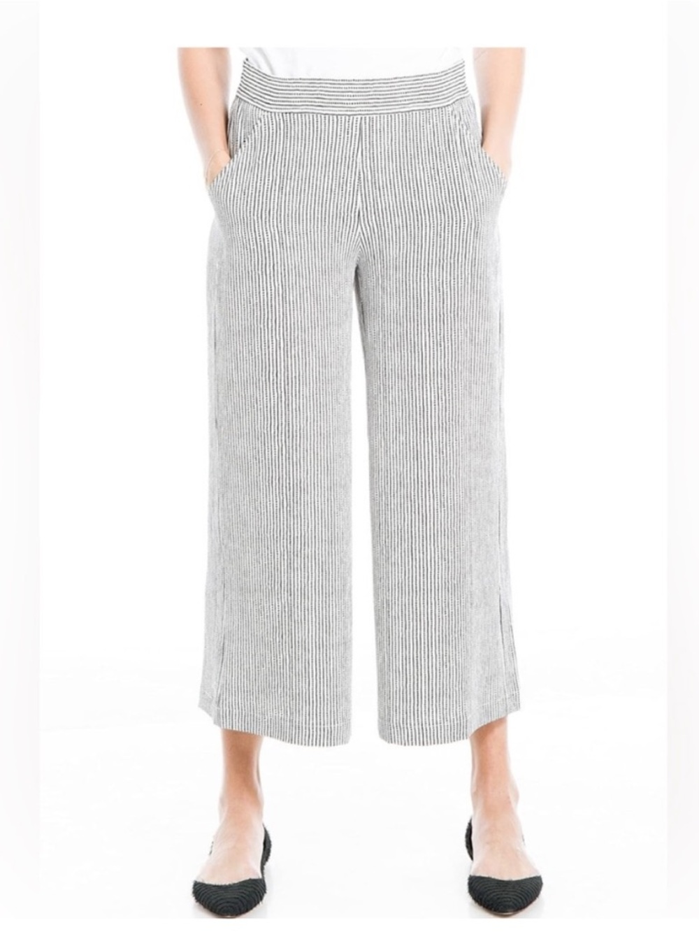 Black striped wide legged crop pull on pants size large